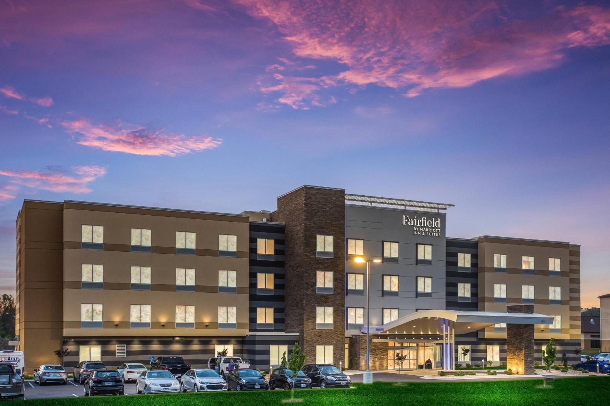Fairfield Inn & Suites Рола Екстериор снимка