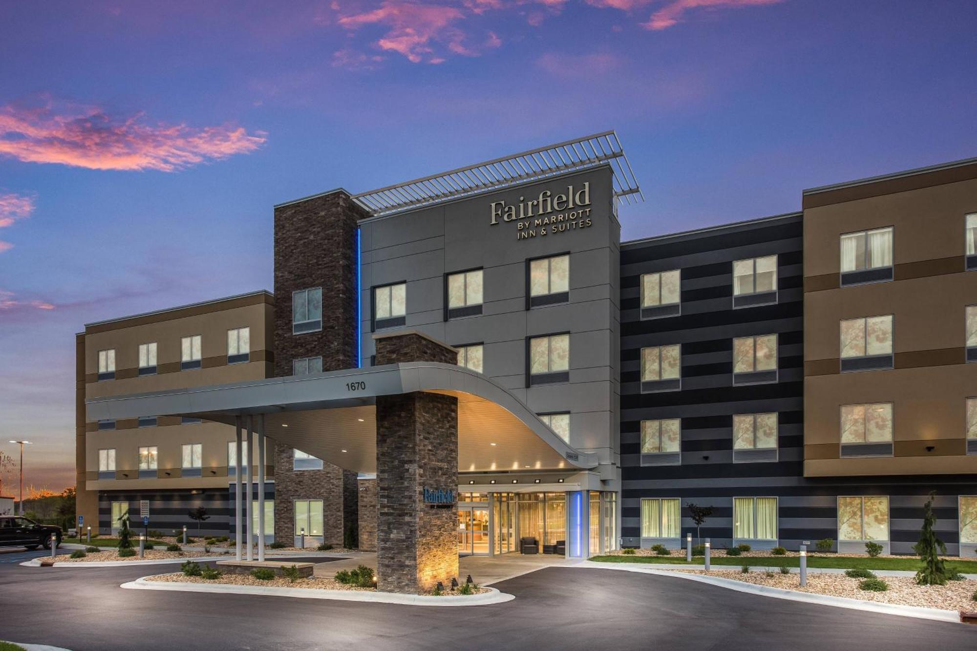 Fairfield Inn & Suites Рола Екстериор снимка