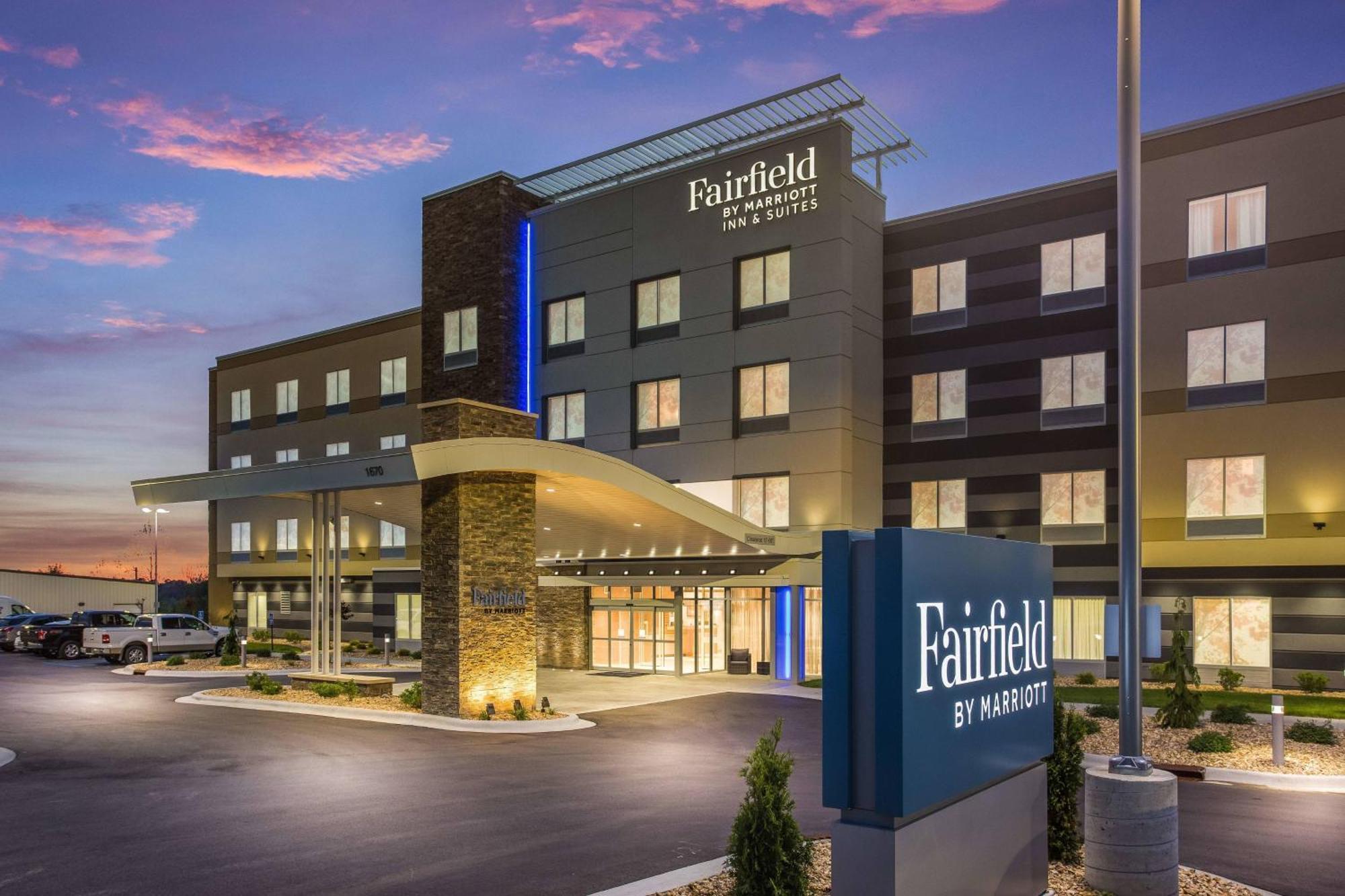 Fairfield Inn & Suites Рола Екстериор снимка